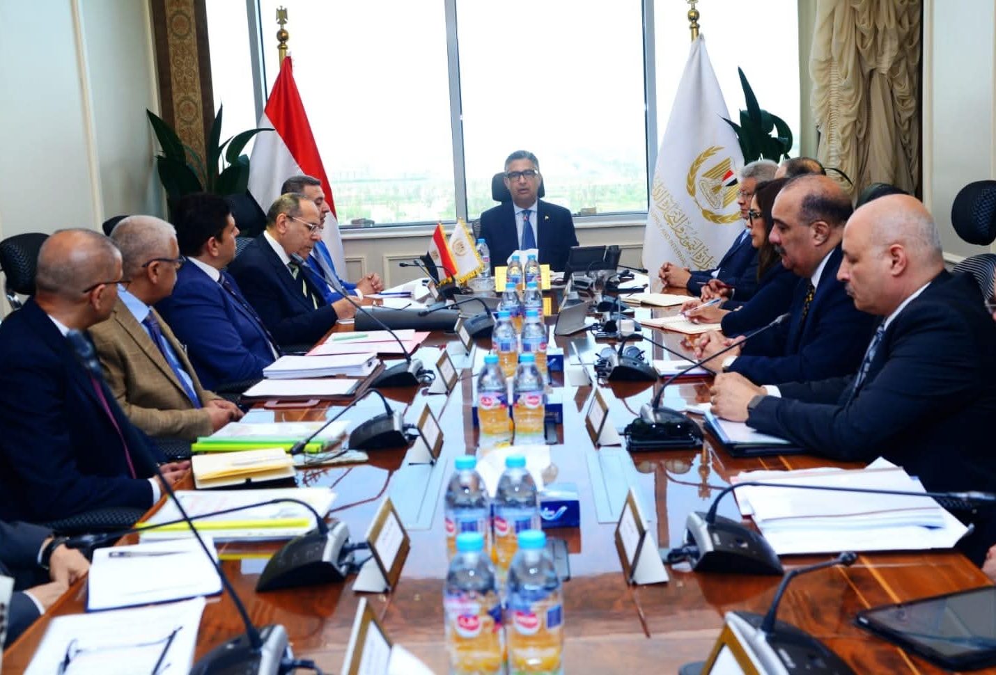  وزير التموين يعقد اجتماعًا مع الشركة “القابضة للصناعات الغذائية” لمتابعة الموقف التنفيذي للمخزون الاستراتيجي من السلع الأساسية 