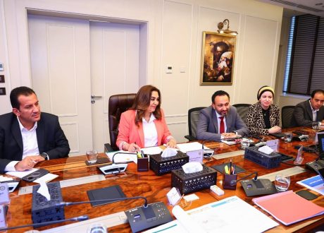 وزيرتا البيئة والتنمية المحلية تتابعان تطورات آخر مراحل إنشاء المدينة المتكاملة لمعالجة المخلفات بالعاشر من رمضان
