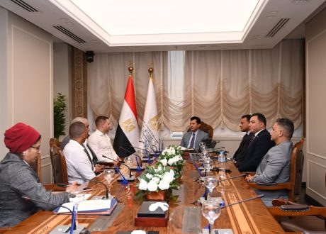 وزير الشباب والرياضة يبحث مع شركة ألمانية تسويق المعسكرات الرياضية بشرم الشيخ