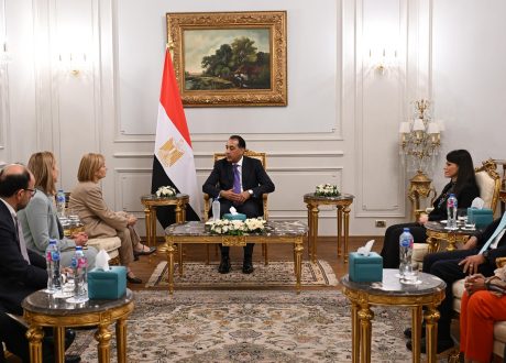 رئيس الوزراء يبحث مع بنك الاستثمار الأوروبي تعزيز الشراكة التنموية ودعم القطاع الخاص المصري