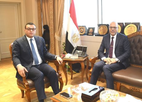 وزيرا الإسكان والعمل يبحثان التعاون لتأهيل العمالة وتوفير فرص تدريب في قطاع التشييد والبناء