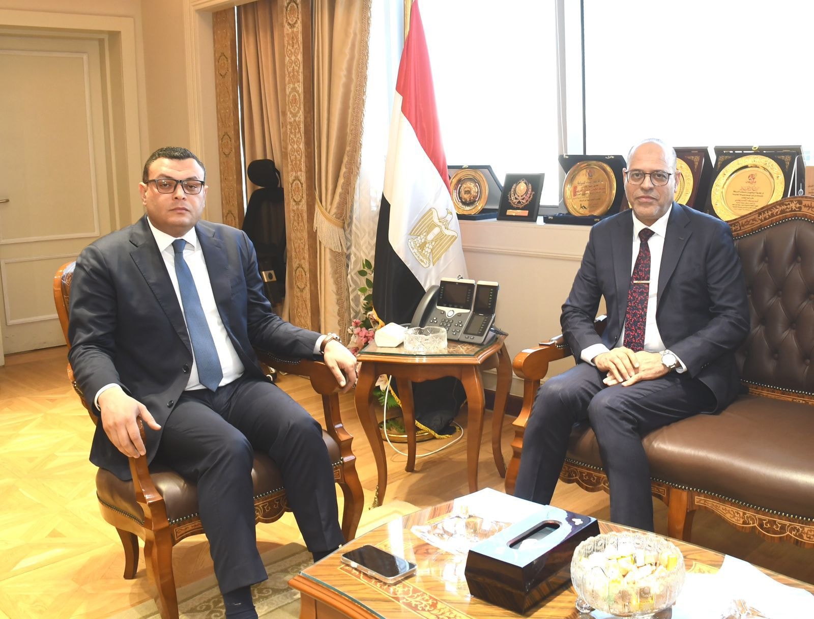 وزيرا الإسكان والعمل يبحثان التعاون لتأهيل العمالة وتوفير فرص تدريب في قطاع التشييد والبناء