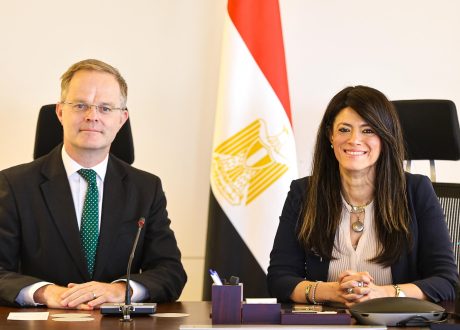 وزيرة التخطيط تستقبل سفير بريطانيا لمناقشة تعزيز التعاون في التحول الأخضر وتمويل المشروعات التنموية