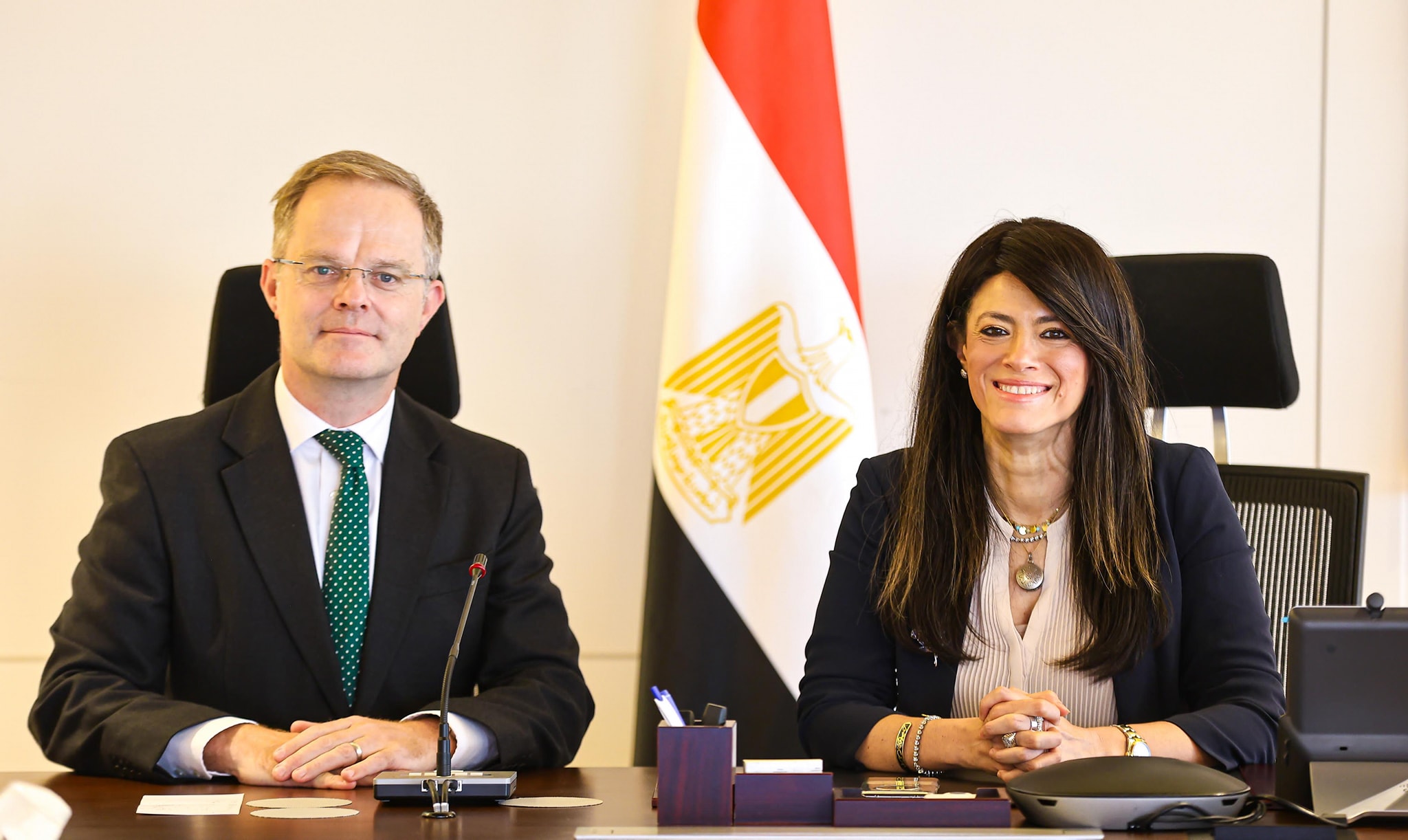 وزيرة التخطيط تستقبل سفير بريطانيا لمناقشة تعزيز التعاون في التحول الأخضر وتمويل المشروعات التنموية