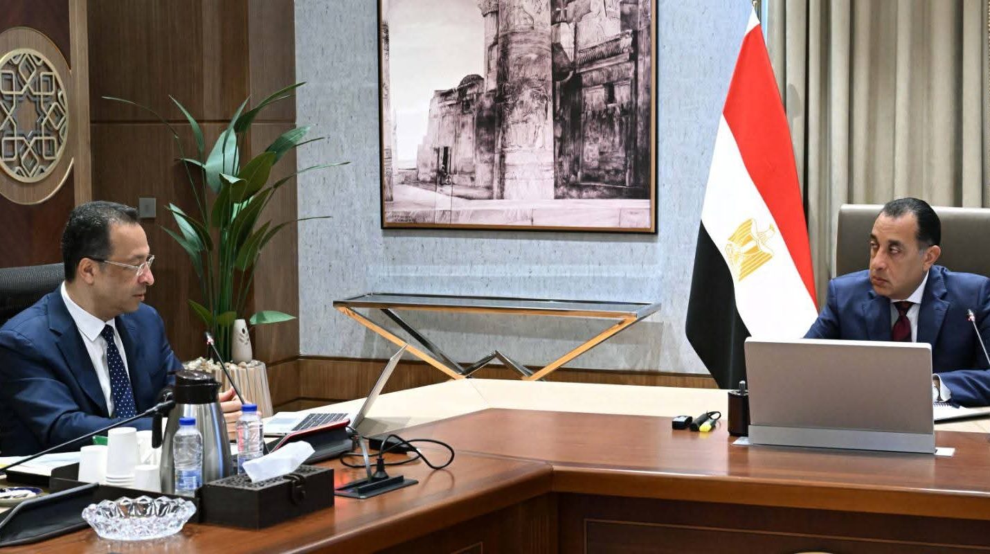 رئيس الوزراء يستعرض مع وزير الاتصالات عددا من ملفات عمل الوزارة