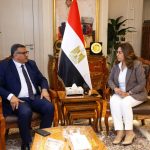 وزيرة التنمية المحلية والبيئة تتابع مع محافظ قنا موقف تنفيذ المشروعات التنموية والخدمية بالمحافظة