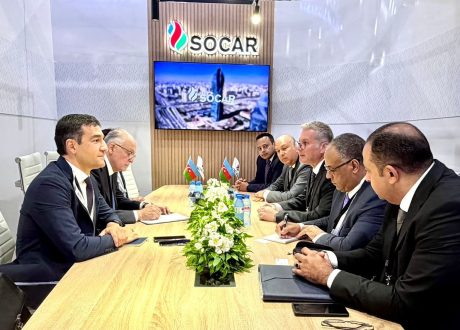 وزير البترول والثروة المعدنية يبحث مع “سوكار” الأذربيجانية تفعيل شراكة استراتيجية طويلة الأجل بقطاع البترول والغاز