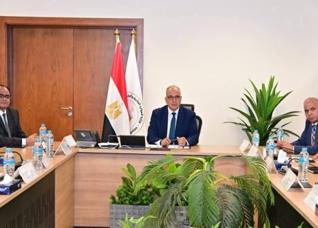 وزير الري يعقد اجتماع اللجنة الدائمة لتنظيم إيراد نهر النيل
