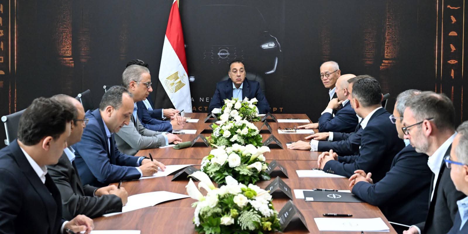 مدبولي يلتقي مسئولي شركة نيسان العالمية