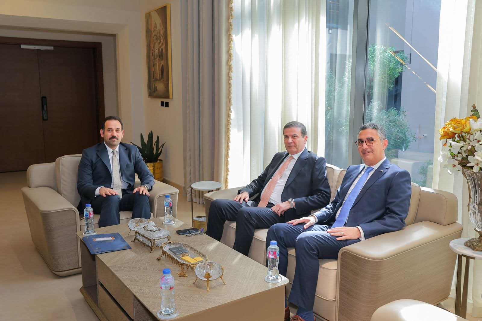 وزيرا التموين والزراعة ومدير جهاز مستقبل مصر يبحثون تعزيز تكامل منظومة الأمن الغذائ