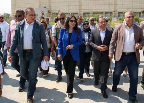 وزيرة الإسكان تقوم بجولة تفقدية موسعة بمشروع “حدائق تلال الفسطاط” وتعقد اجتماعًا مع الشركات المنفذة والاستشاريين ومسؤولي المشروع