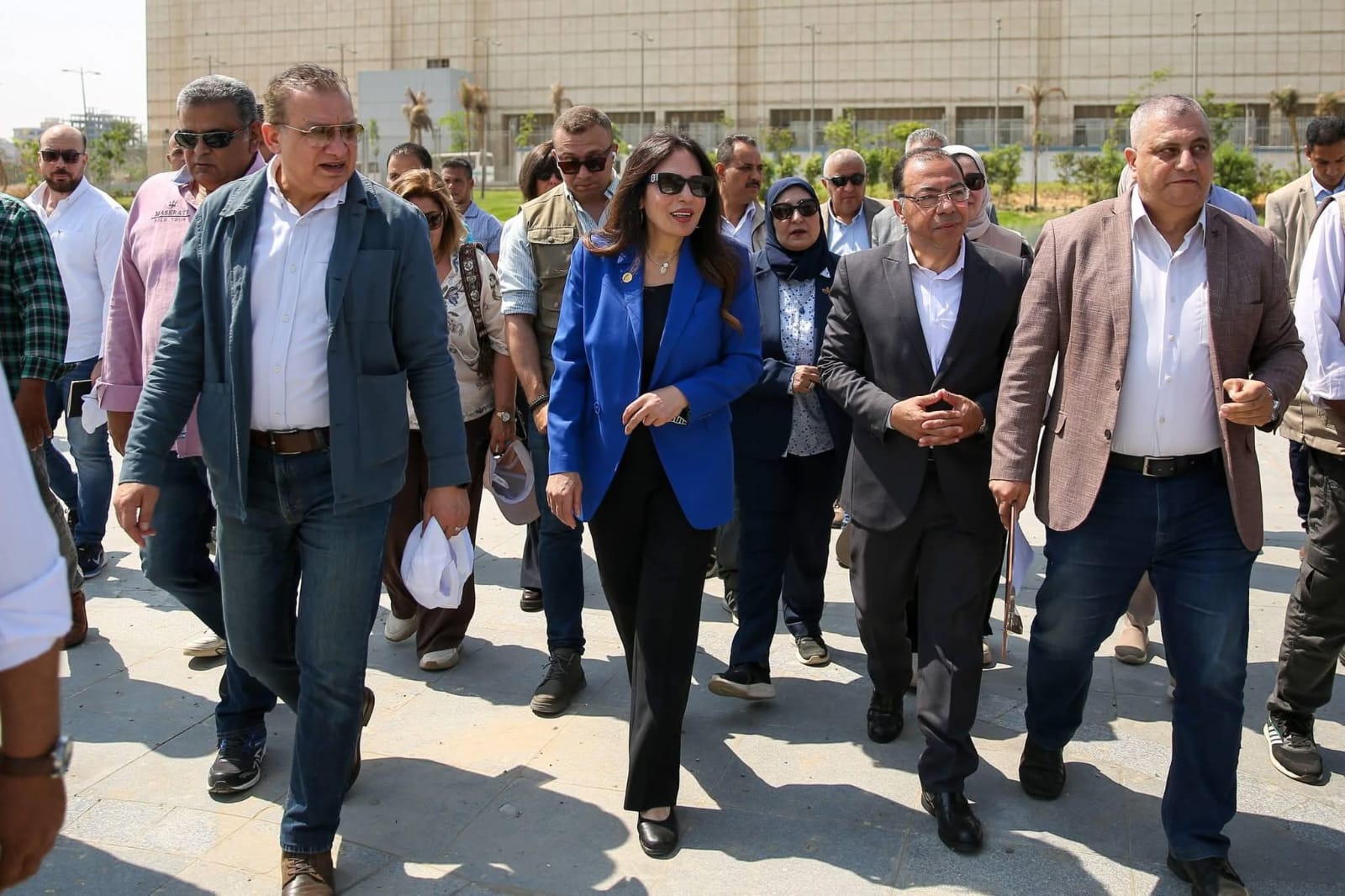 وزيرة الإسكان تقوم بجولة تفقدية موسعة بمشروع “حدائق تلال الفسطاط” وتعقد اجتماعًا مع الشركات المنفذة والاستشاريين ومسؤولي المشروع