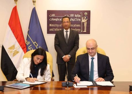 “وزير الاتصالات” يشهد مراسم منح شركة حسن علام للبنية الرقمية ولحلول مراكز البيانات ترخيصًا لإنشاء وتشغيل مراكز البيانات وتقديم خدمات الحوسبة السحابية