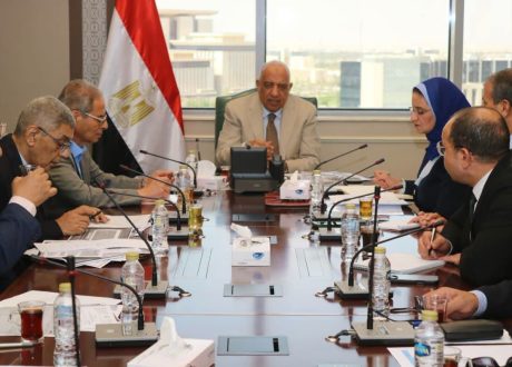 وزير الكهرباء يتابع خطة تأمين الشبكة القومية لمواجهة أحمال الصيف