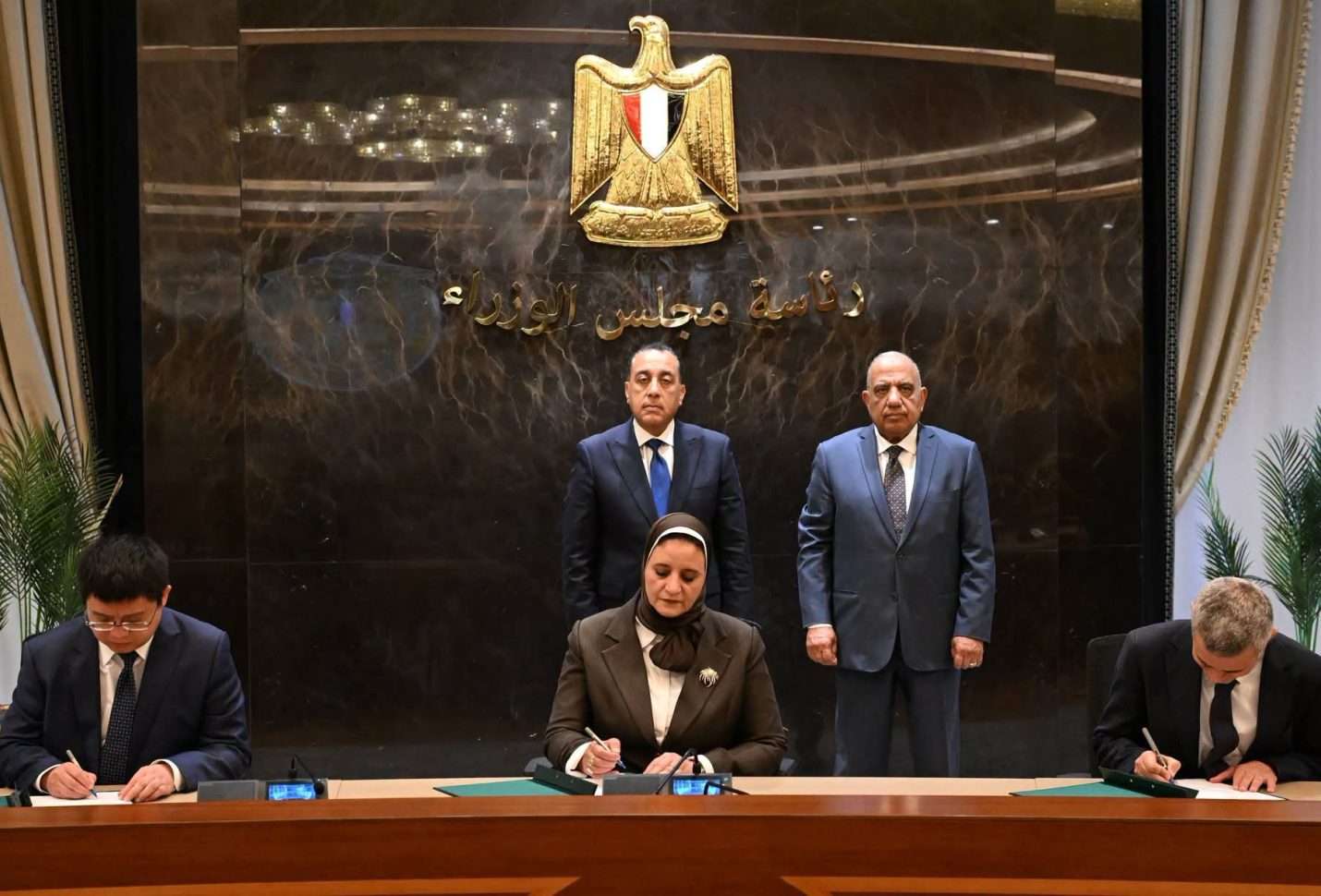 رئيس الوزراء يشهد توقيع مذكرة تفاهم لإنشاء أول مصنع لتوربينات الرياح في مصر ومشروع بقدرة 2000 ميجاوات بخليج السويس