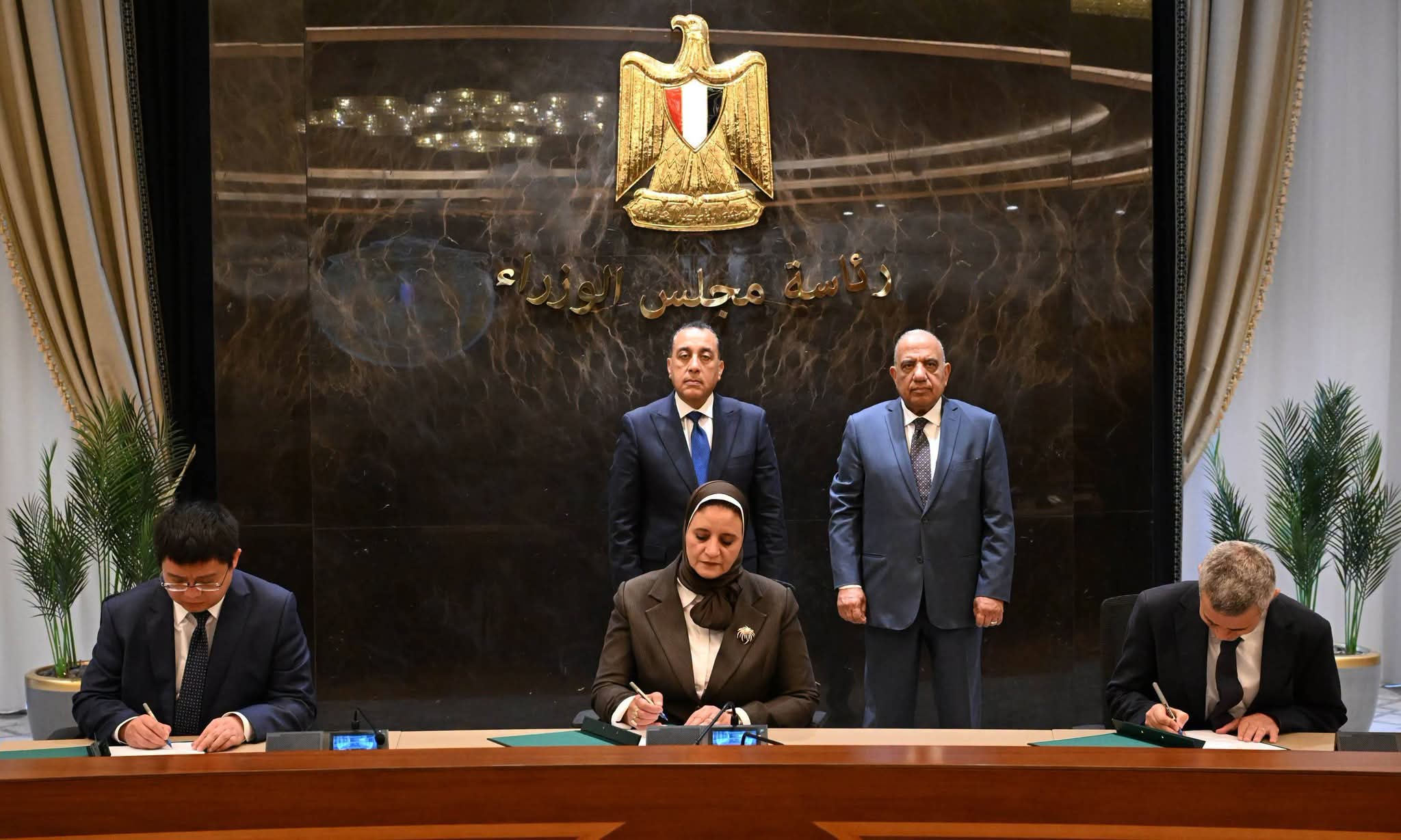 رئيس الوزراء يشهد توقيع مذكرة تفاهم لإنشاء أول مصنع لتوربينات الرياح في مصر ومشروع بقدرة 2000 ميجاوات بخليج السويس