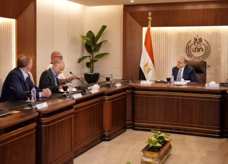 هيئة الدواء تبحث مع شركة أمريكية تعزيز التعاون في مجال المواد الخام الببتيدية وتوطين التكنولوجيا الدوائية