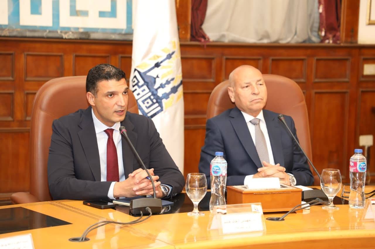 وزير الصناعة: شق الثعبان مؤهلة لتكون مركزًا عالميًا لصناعة الرخام والجرانيت