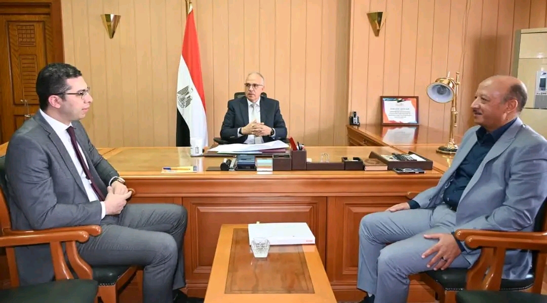 وزير الري يتابع ملفات التعاون الثنائي ومشروعات التنمية مع دول حوض النيل