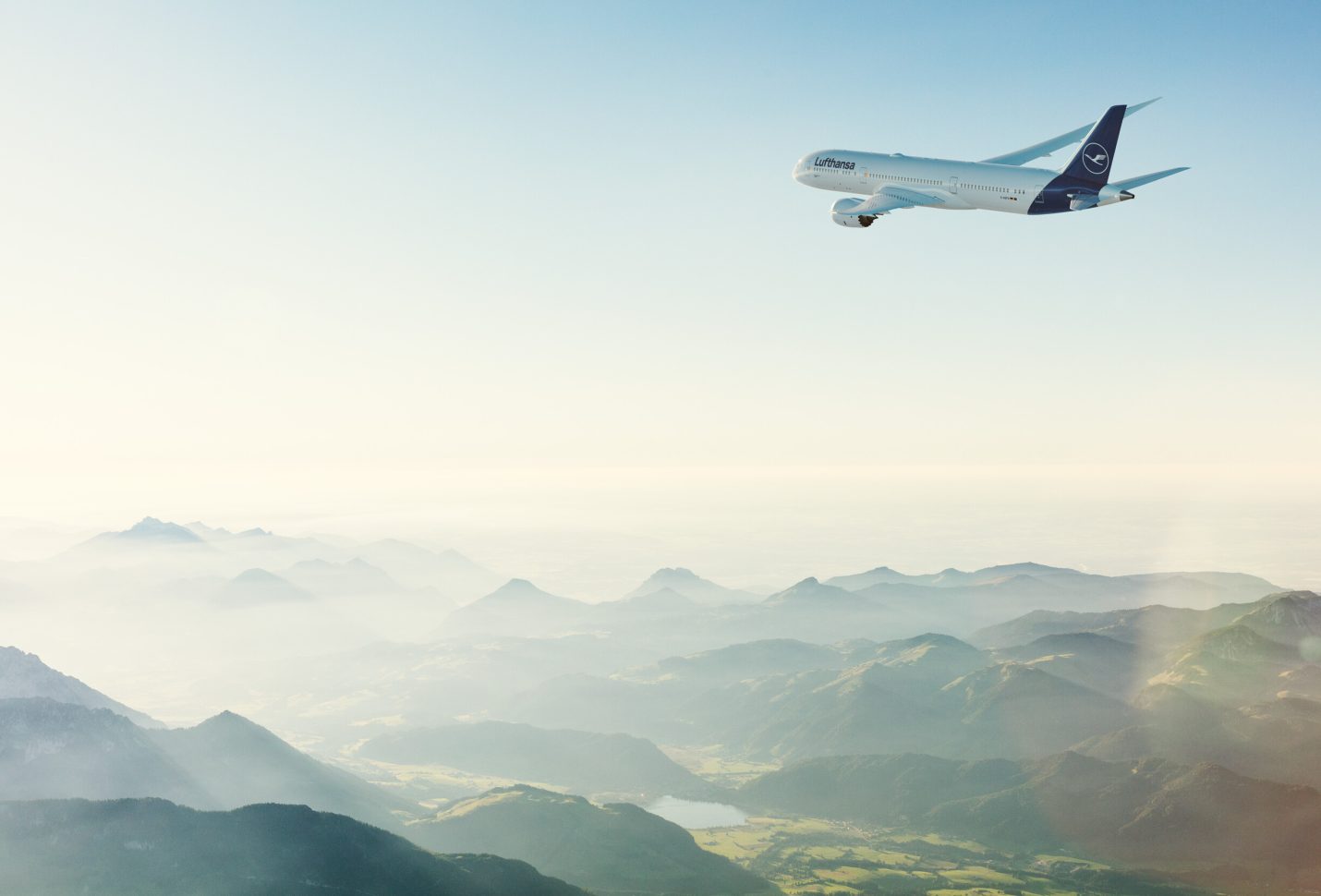 Deutsche Bank invests in SAF with Lufthansa to cut 5,500 tons of CO₂