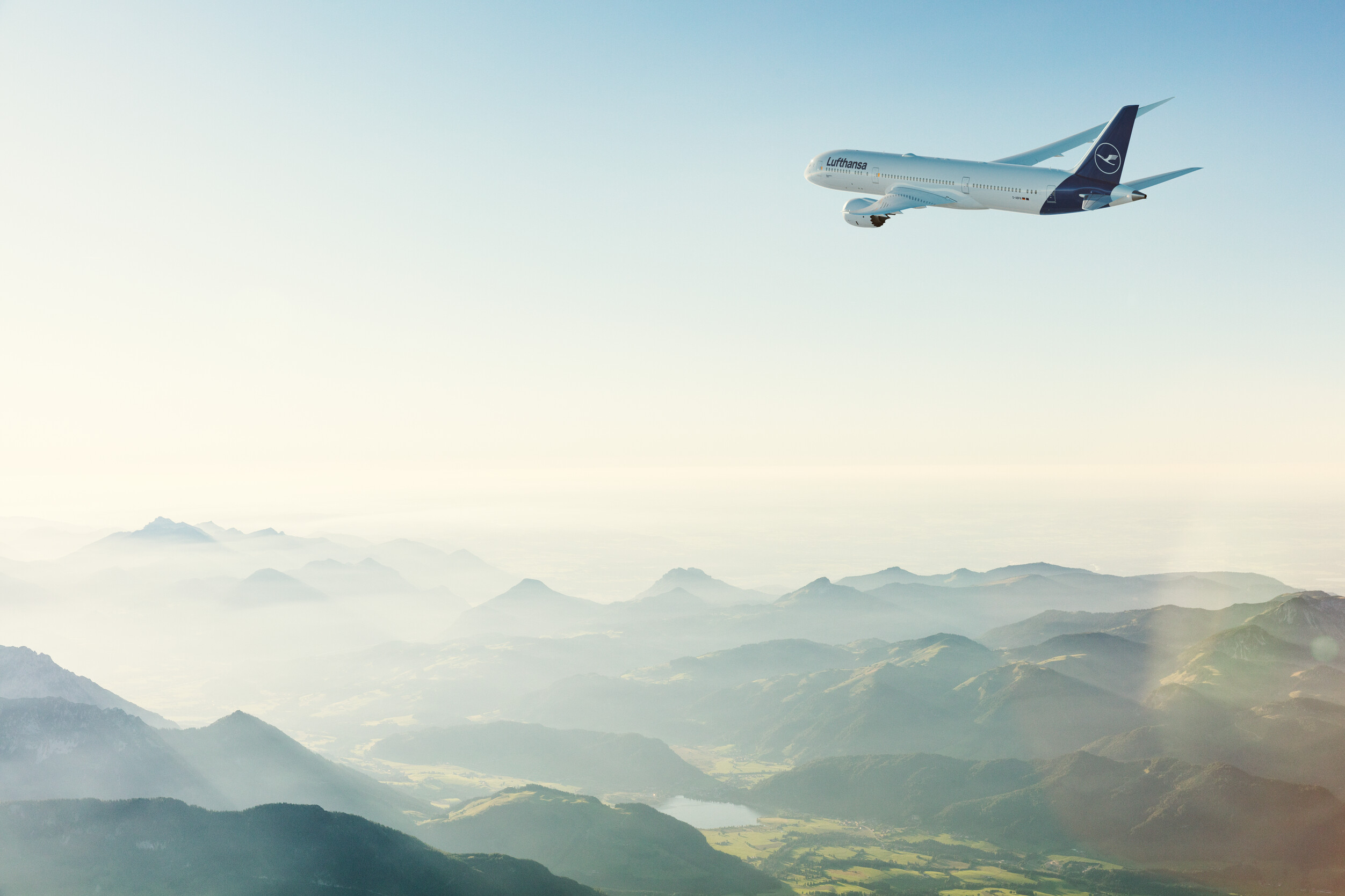 Deutsche Bank invests in SAF with Lufthansa to cut 5,500 tons of CO₂