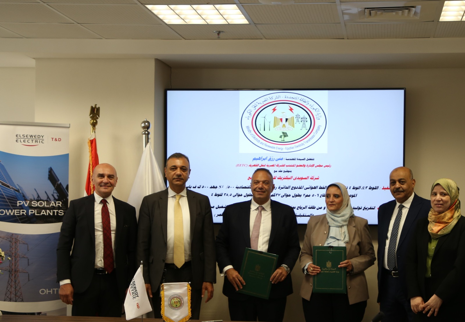 بجهد 500 كيلوفولت.. «السويدي إليكتريك» توقع 3 عقود استراتيجية لدعم توسعات شبكة نقل الكهرباء في مصر