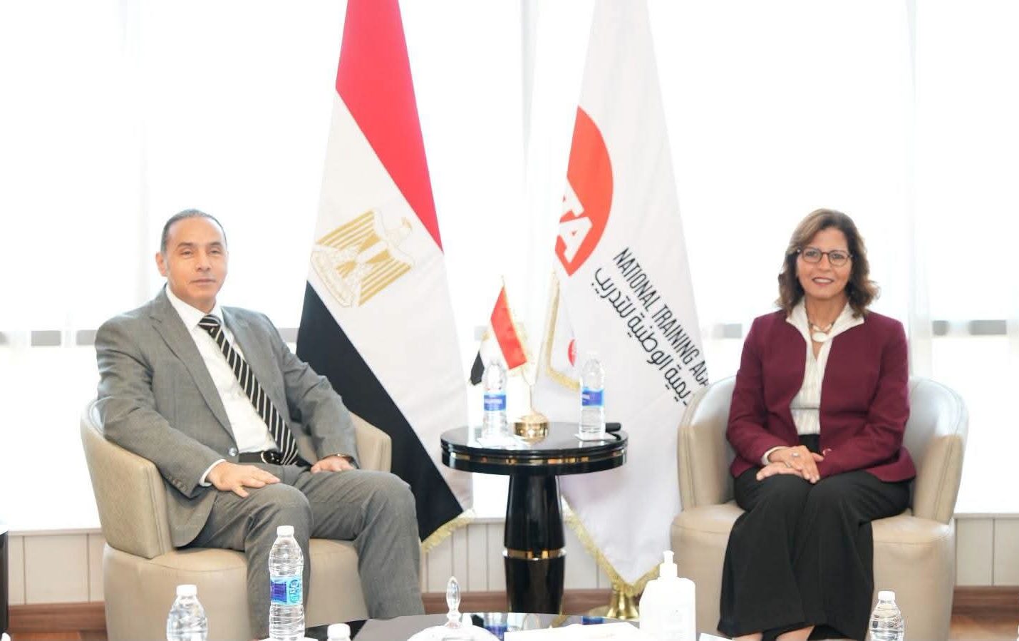 رئيس “الرقابة المالية” يبحث مع مديرة الأكاديمية الوطنية للتدريب سبل التعاون في التوعية وبناء القدرات