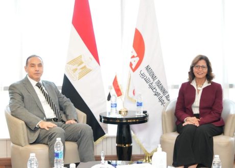 رئيس “الرقابة المالية” يبحث مع مديرة الأكاديمية الوطنية للتدريب سبل التعاون في التوعية وبناء القدرات