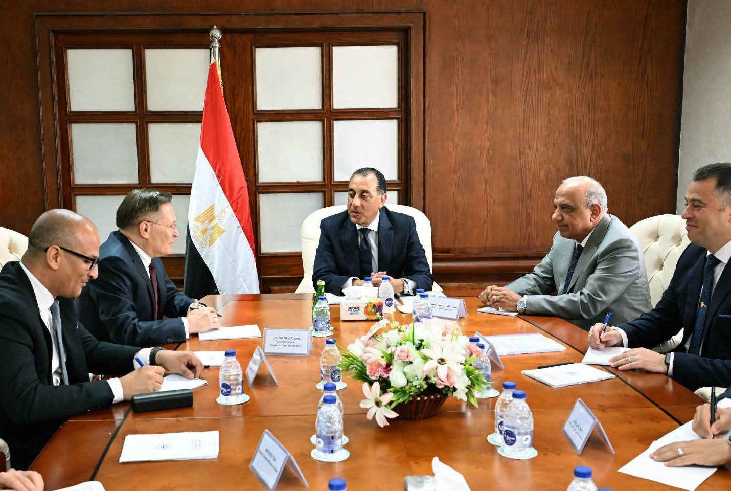 رئيس الوزراء يلتقي المدير العام لمؤسسة “روسآتوم” الروسية الحكومية للطاقة الذرية