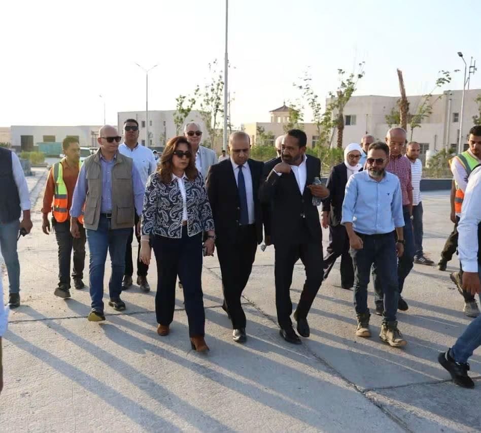  وزيرة التنمية المحلية والبيئة تتفقد المدينة المتكاملة لمعالجة المخلفات بالعاشر من رمضان ومشروعات إدارة المخلفات بها