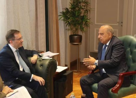 وزير الكهرباء والطاقة المتجددة يستقبل سفير بريطانيا بالقاهرة لبحث تعزيز الشراكة وسبل دعم التعاون في مجالات الطاقات المتجددة وتحديث الشبكات وأنظمة تخزين الطاقة