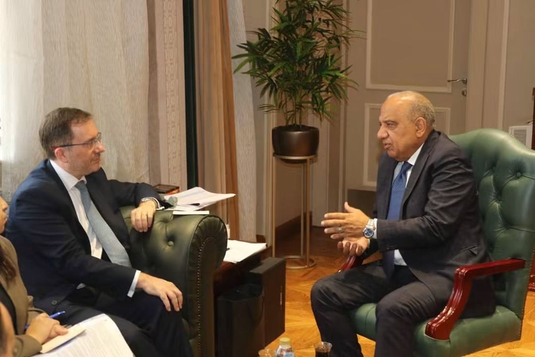 وزير الكهرباء والطاقة المتجددة يستقبل سفير بريطانيا بالقاهرة لبحث تعزيز الشراكة وسبل دعم التعاون في مجالات الطاقات المتجددة وتحديث الشبكات وأنظمة تخزين الطاقة
