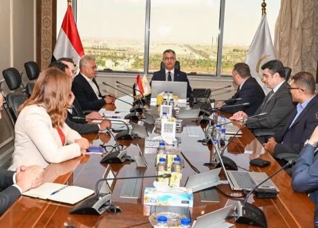 وزير التموين يبحث مع أورانج مصر تنفيذ مشروع “كاري أون” لتطوير المنافذ بالحلول الرقمية