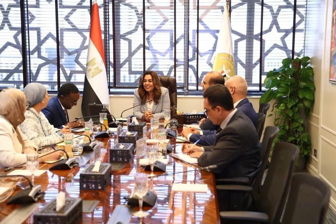 وزيرة التنمية المحلية والبيئة تبحث مع ممثلى البنك الدولي سبل تسريع وتيرة العمل بمشروع المدينة المتكاملة للمخلفات بالعاشر من رمضان