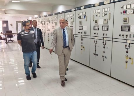 مع ارتفاع الأحمال إلى 39.3 ألف ميجاوات.. وزير الكهرباء في زيارة مفاجئة لمحطة محولات القاهرة الجديدة