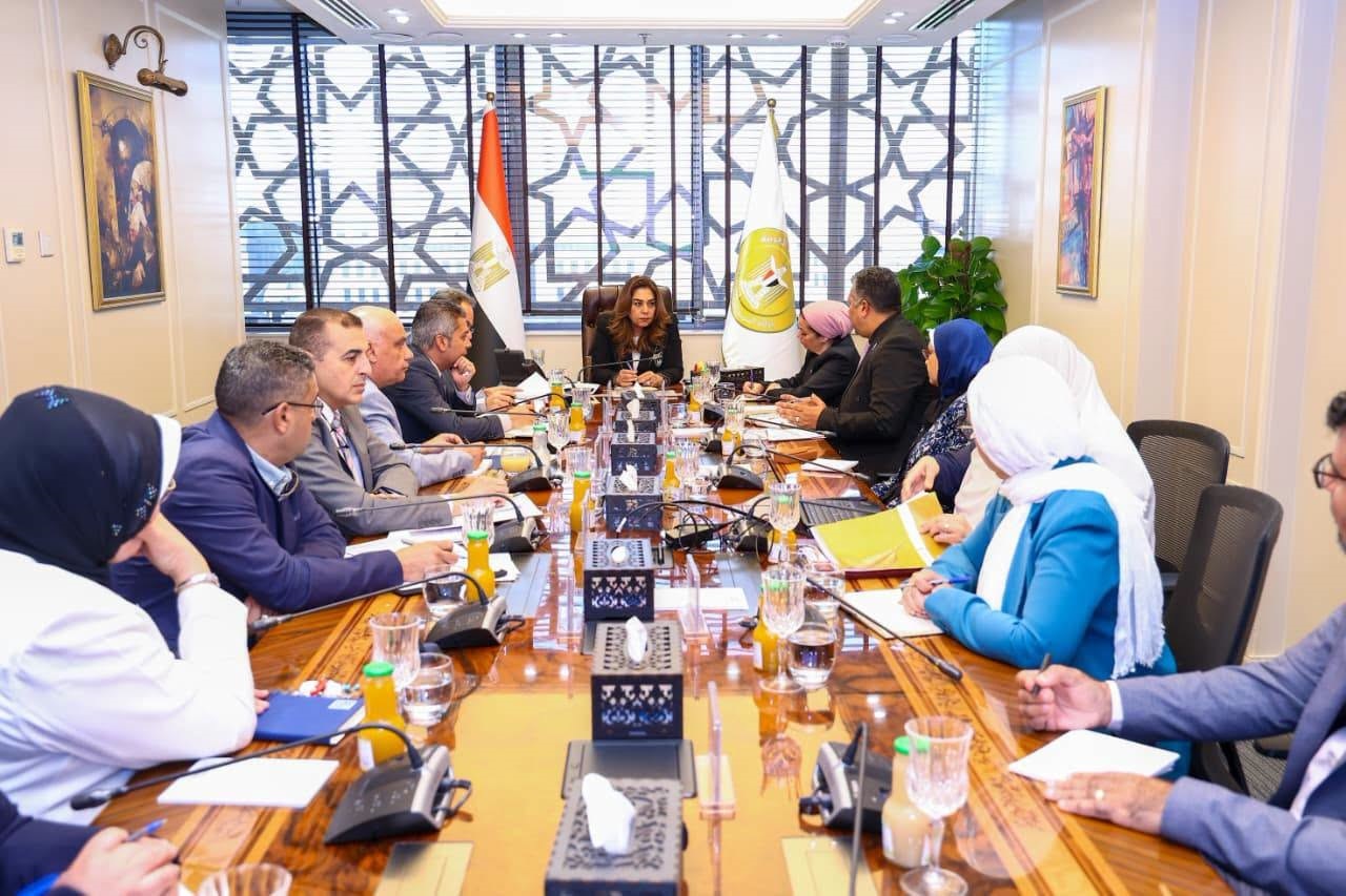 منال عوض: مشروعات كبرى لمواجهة التغيرات المناخية وتحسين جودة البيئة في خطة 2026/2027