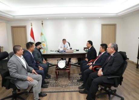 وزير الزراعة يبحث مع «نيو هوب» الصينية التوسع في الاستثمارات وصناعة الأعلاف بمصر