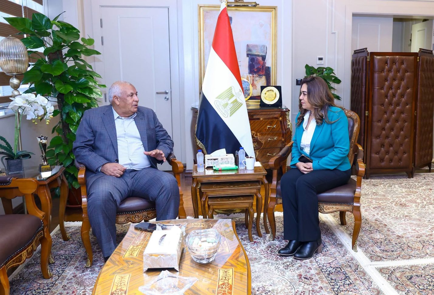 منال عوض: 169 مليون جنيه استثمارات للارتقاء بمنظومة المخلفات بمطروح وتعزيز كفاءة الخدمات البيئية