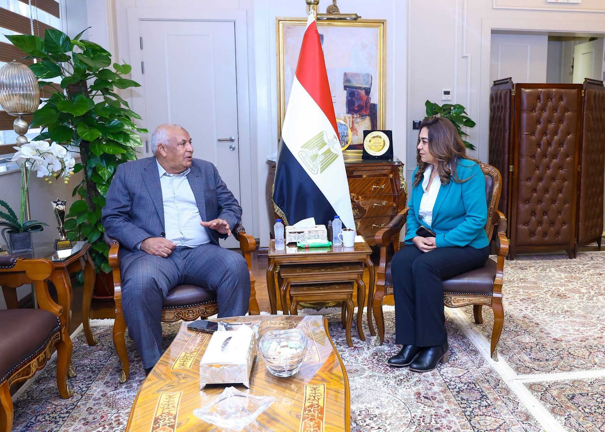 منال عوض: 169 مليون جنيه استثمارات للارتقاء بمنظومة المخلفات بمطروح وتعزيز كفاءة الخدمات البيئية