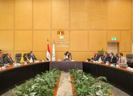 وزيرة الإسكان تبحث تدشين منصة متكاملة للنقل الحضري الذكي والمستدام بالمدن الجديدة