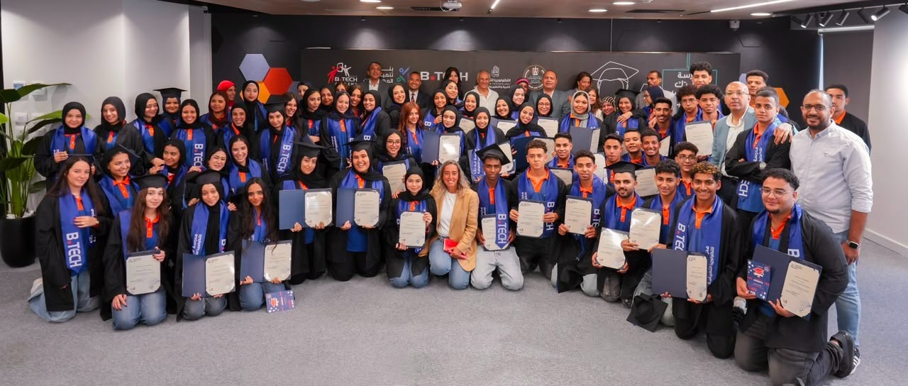 69 طالبًا وطالبة.. «بي تك» تخرج الدفعة الرابعة من مدرسة التكنولوجيا التطبيقية