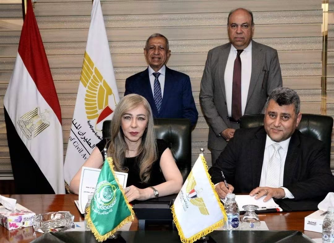 وزارة الطيران المدني توقع بروتوكول تعاون مع الأكاديمية العربية لتأهيل الكوادر البشرية
