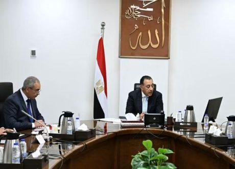 رئيس الوزراء يستعرض خطة التحرك والرؤية الاستراتيجية لرئيس جهاز تنمية المشروعات