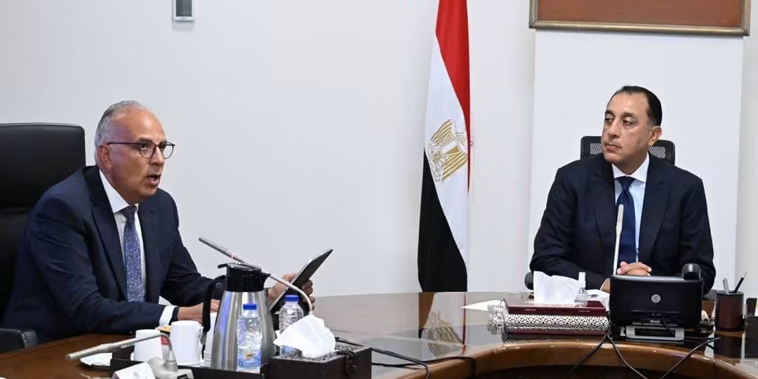 رئيس الوزراء يتابع جهود الدولة لحماية الشواطئ ومخطط استعادة شواطئ الإسكندرية