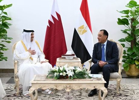 رئيس الوزراء يستقبل نظيره القطري لبحث سبل تعزيز التعاون المشترك في المجالات المختلفة