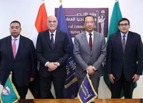 وزير الاتصالات ورئيس هيئة قضايا الدولة يشهدان توقيع بروتوكول تعاون بين المعهد القومي للاتصالات وهيئة قضايا الدولة لتعزيز التعاون في مجالات التحول الرقمي 