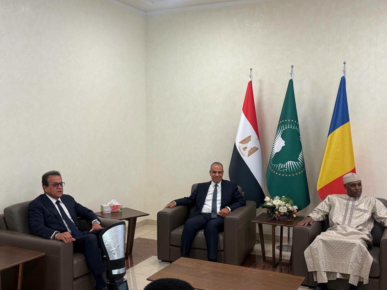 تنفيذًا لتوجيهات الرئيس السيسي.. وزير الصحة يبحث في تشاد تعزيز التعاون الصحي ودعم المنظومة الطبية 