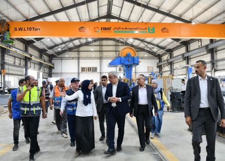 وزير الإنتاج الحربي يتفقد «حلوان لمحركات الديزل» ويوجه بتوسيع التصنيع المحلي لديسكات التهوية