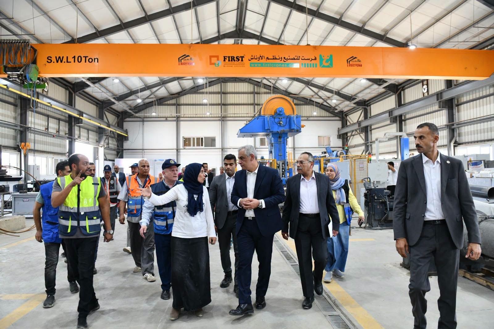 وزير الإنتاج الحربي يتفقد «حلوان لمحركات الديزل» ويوجه بتوسيع التصنيع المحلي لديسكات التهوية