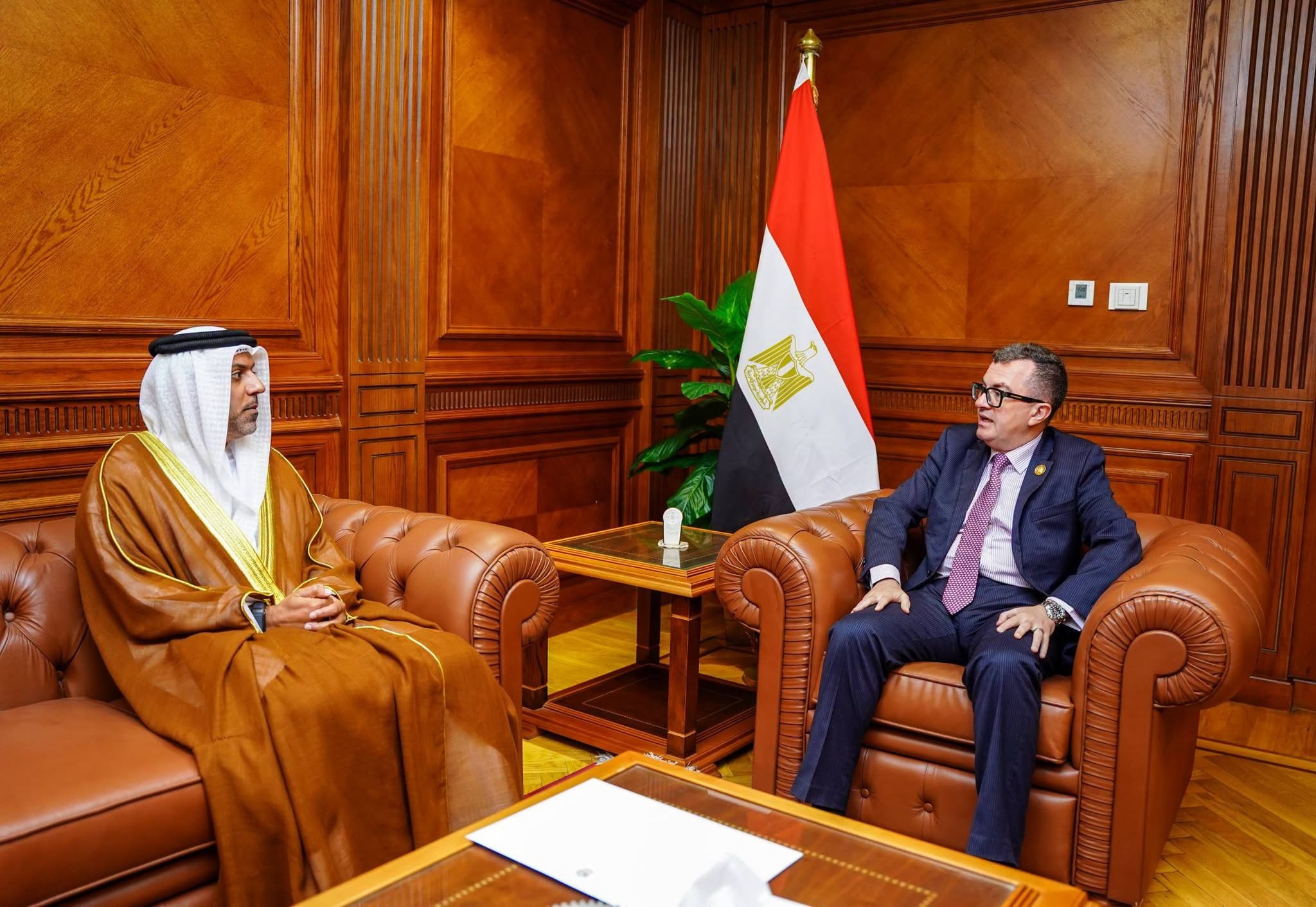 وزير التخطيط يبحث مع سفير الإمارات تعزيز التعاون الاقتصادي وتوسع الشركات المصرية بالسوق الإماراتي